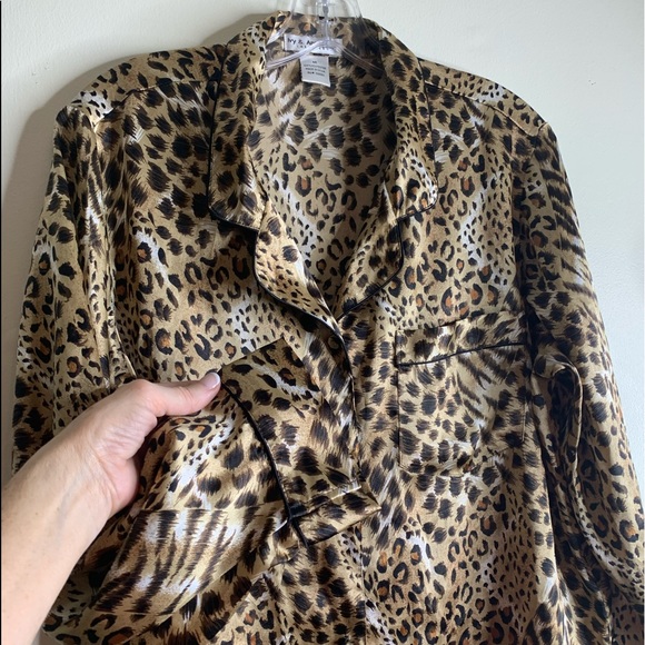 Ivy & Annabelle Satin Animal Print Sleepshirt - Picture 5 of 10